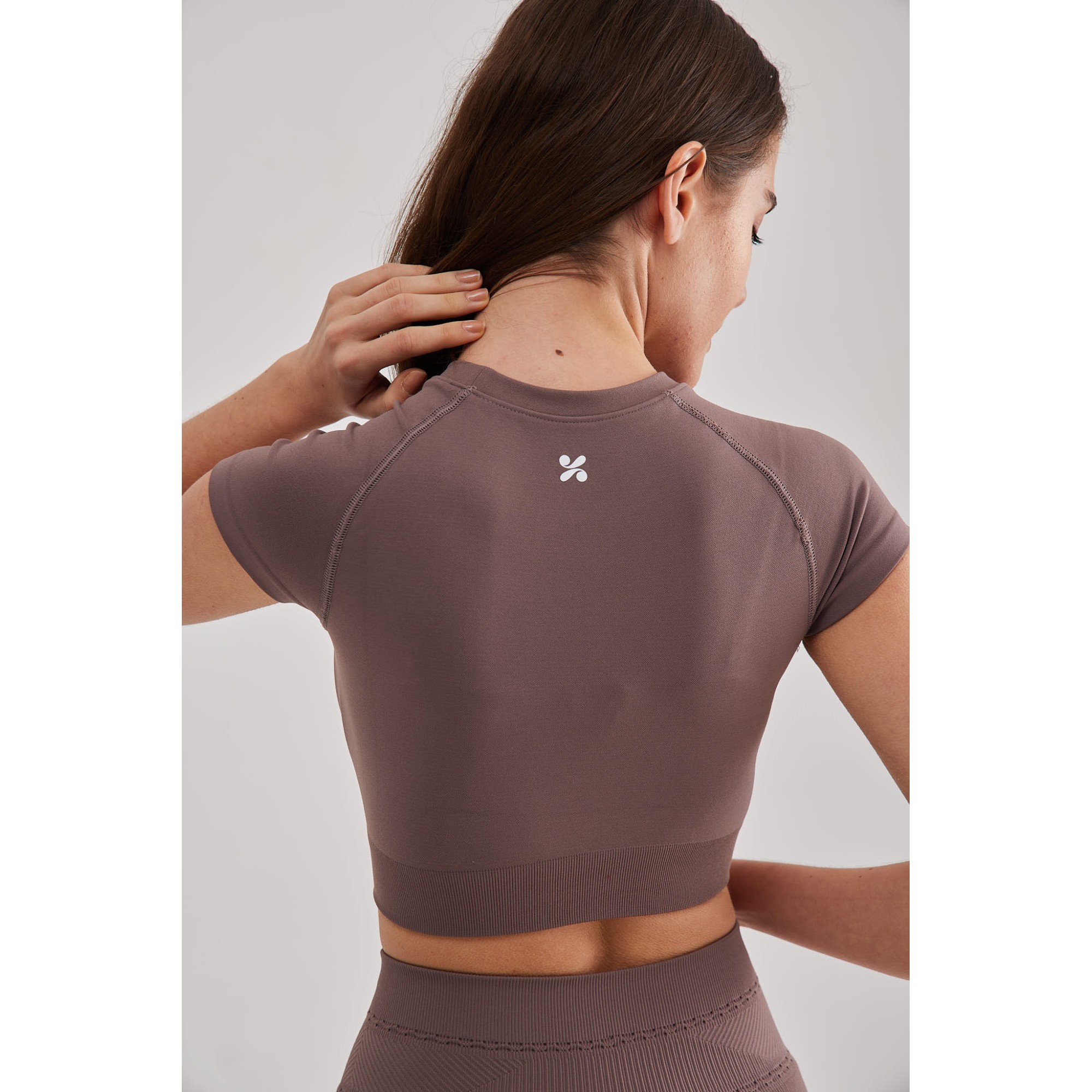 Momentum Kısa Kollu, Esnek Kumaş Crop Top-Kahve