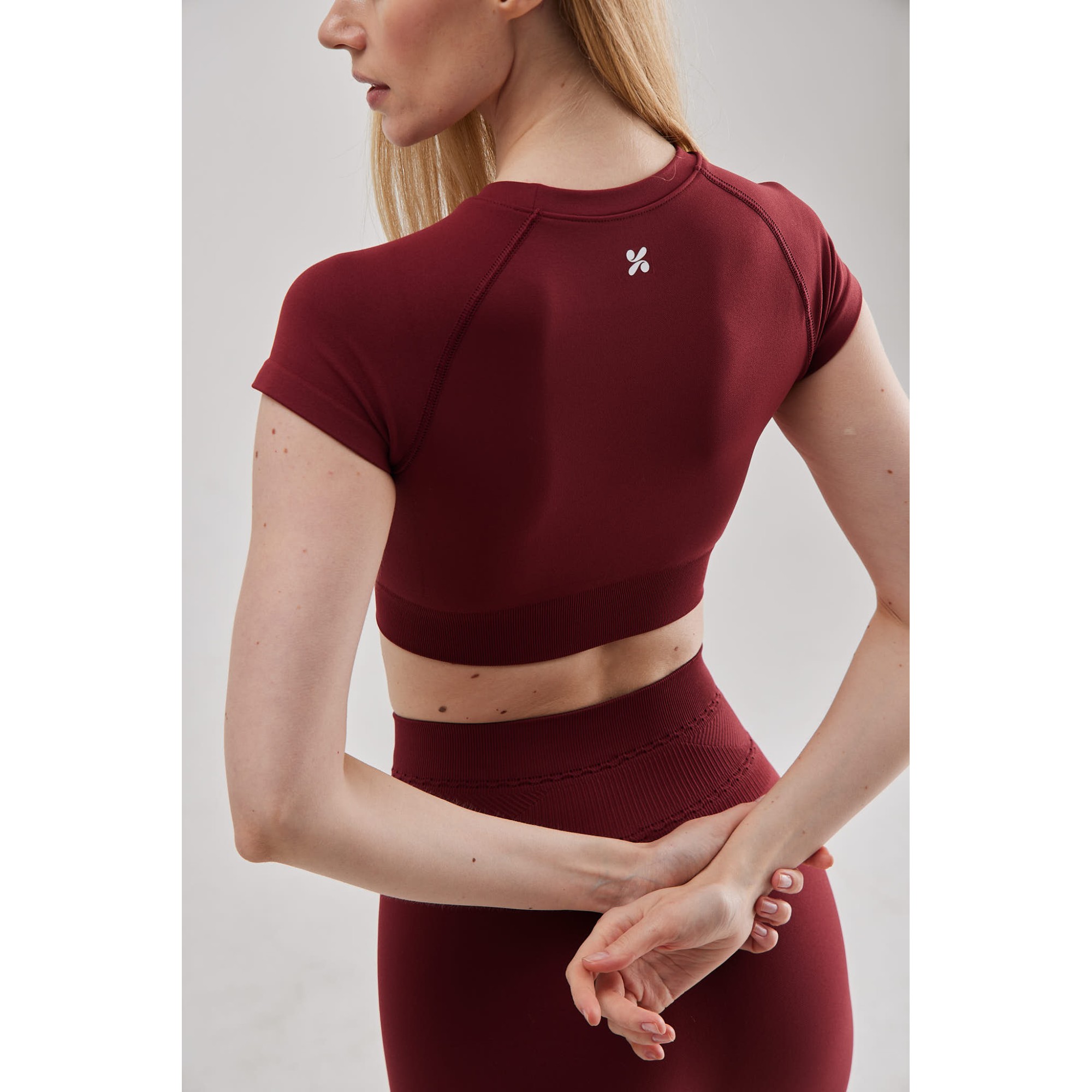 Momentum Kısa Kollu, Esnek Kumaş Crop Top-Kırmızı